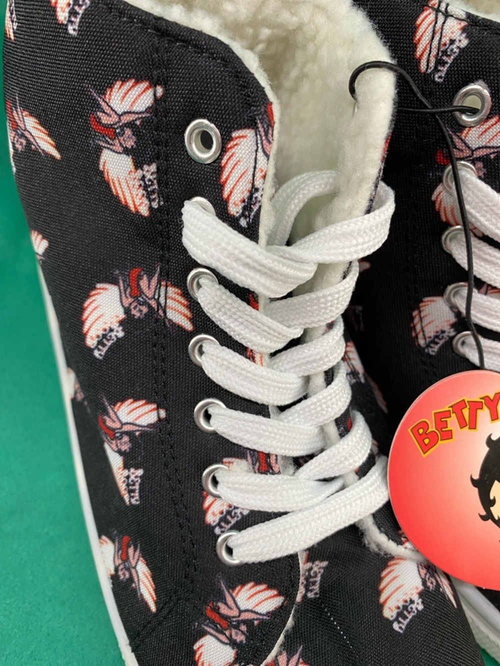 BETTY BOOP Women’s Sherpa-Lined Black—Red Wing Angels High-Top Sneakers—Sz 6—NWT - Picture 10 of 12